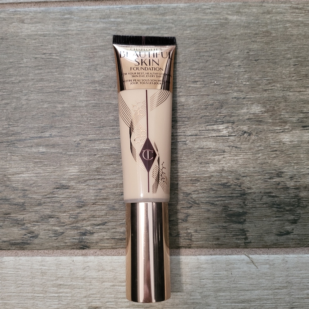 Charlotte Tilbury Beautiful skin Shade 4